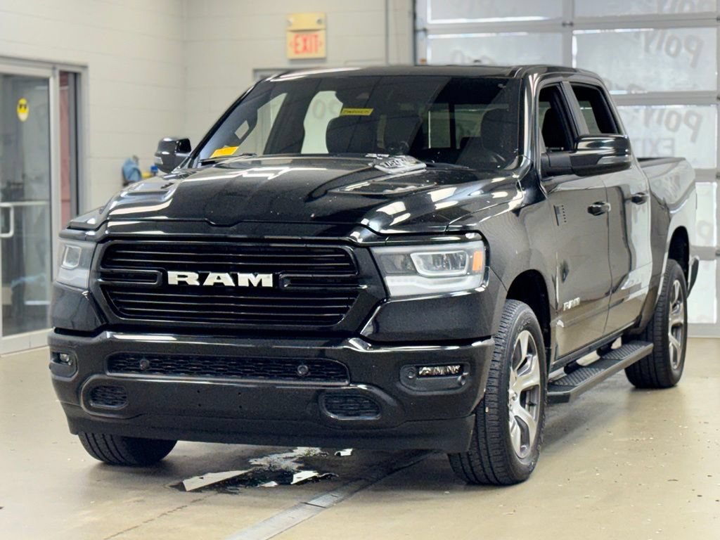 Used 2023 RAM 1500 Laramie AWD/4WD image 3