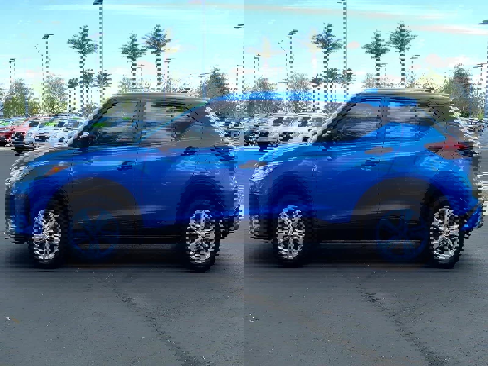 Used 2022 Nissan Kicks S image 4