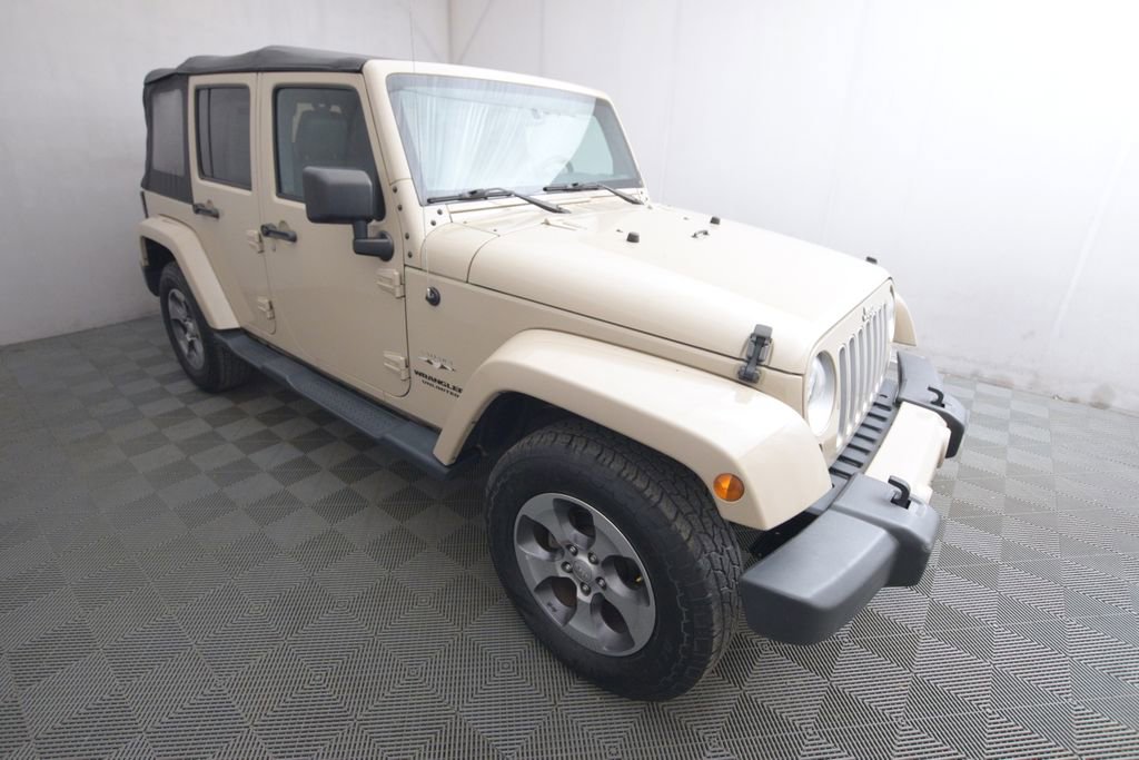 Used 2016 Jeep Wrangler Unlimited Sahara image 3