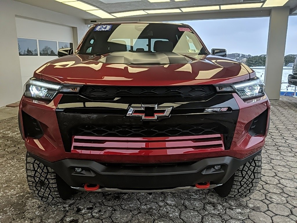 Used 2024 Chevrolet Colorado ZR2 w/ Safety Package image 2