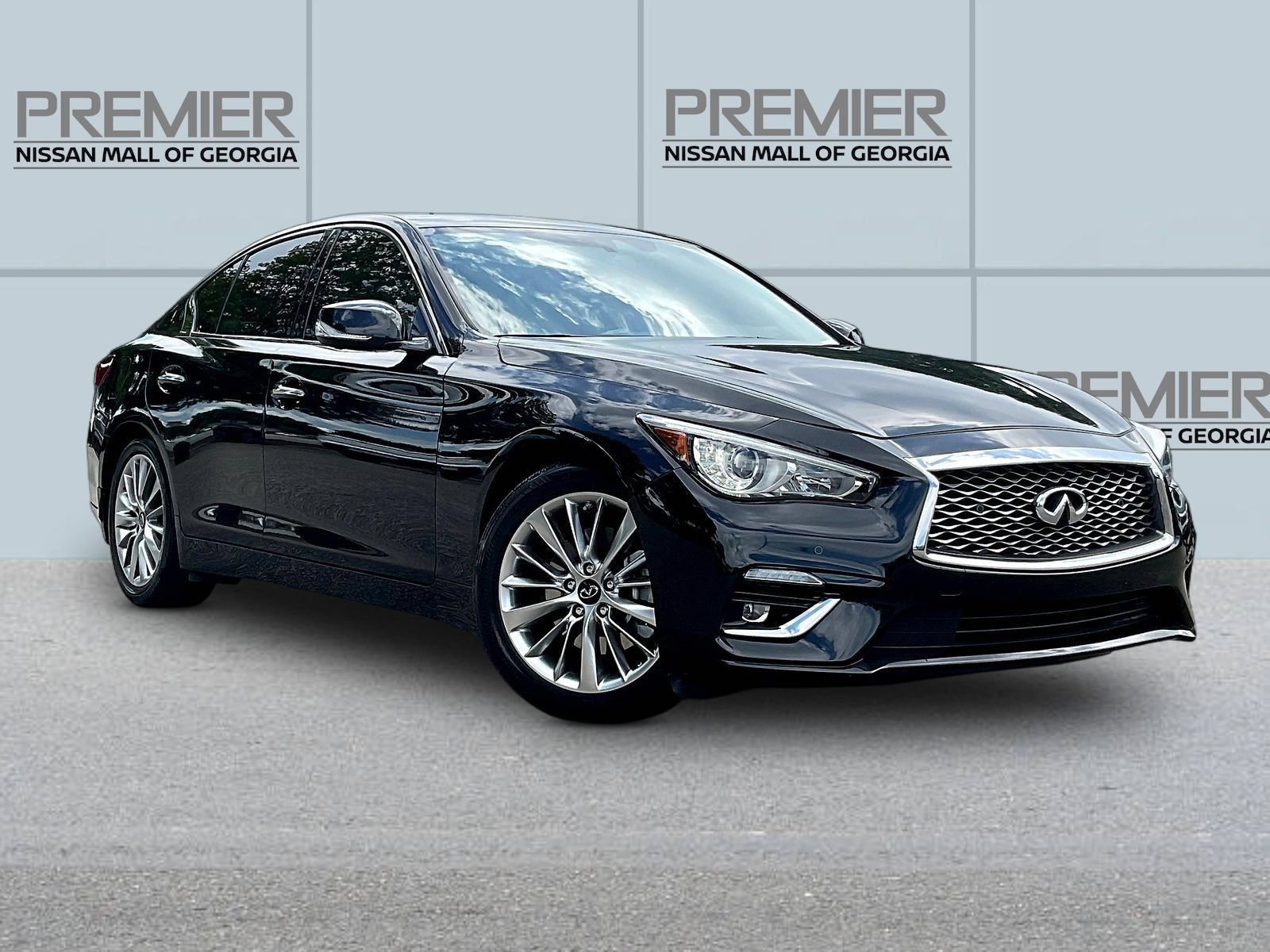 Used 2021 INFINITI Q50 Luxe w/ Cargo Package RWD image 3