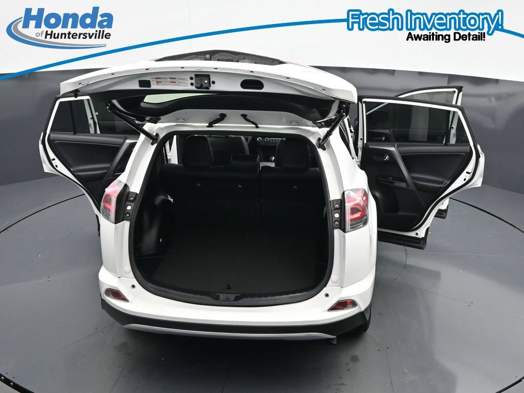 Used 2016 Toyota RAV4 SE FWD image 39