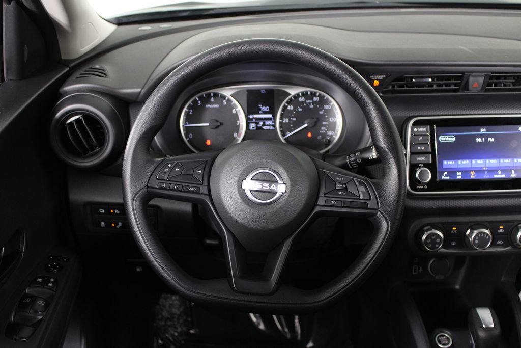 Certified 2025 Nissan Kicks Play S image 10