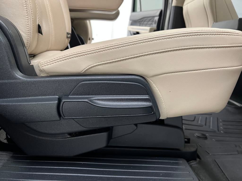 Used 2023 Ford Expedition Max Platinum image 19