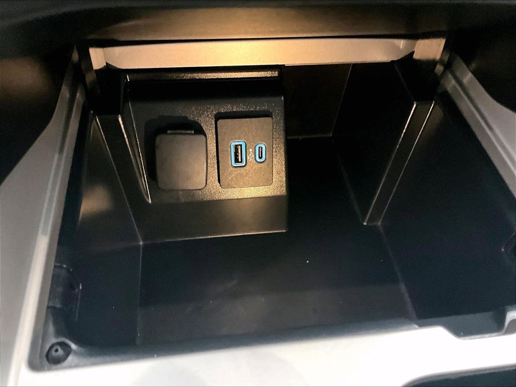 Used 2023 Ford Explorer Limited w/ Equipment Group 301A image 27