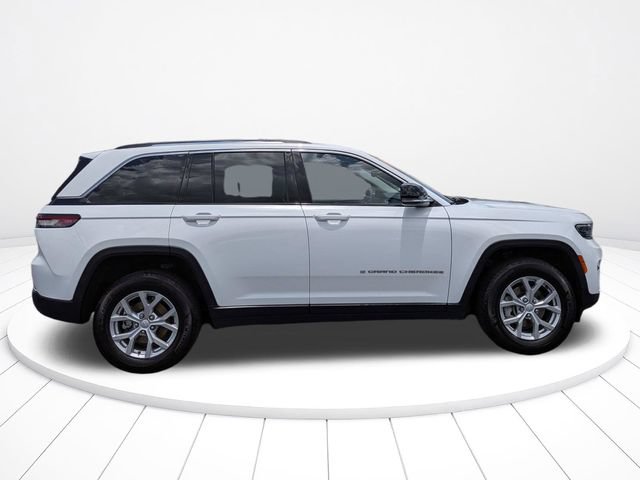 Used 2023 Jeep Grand Cherokee Limited AWD/4WD image 2