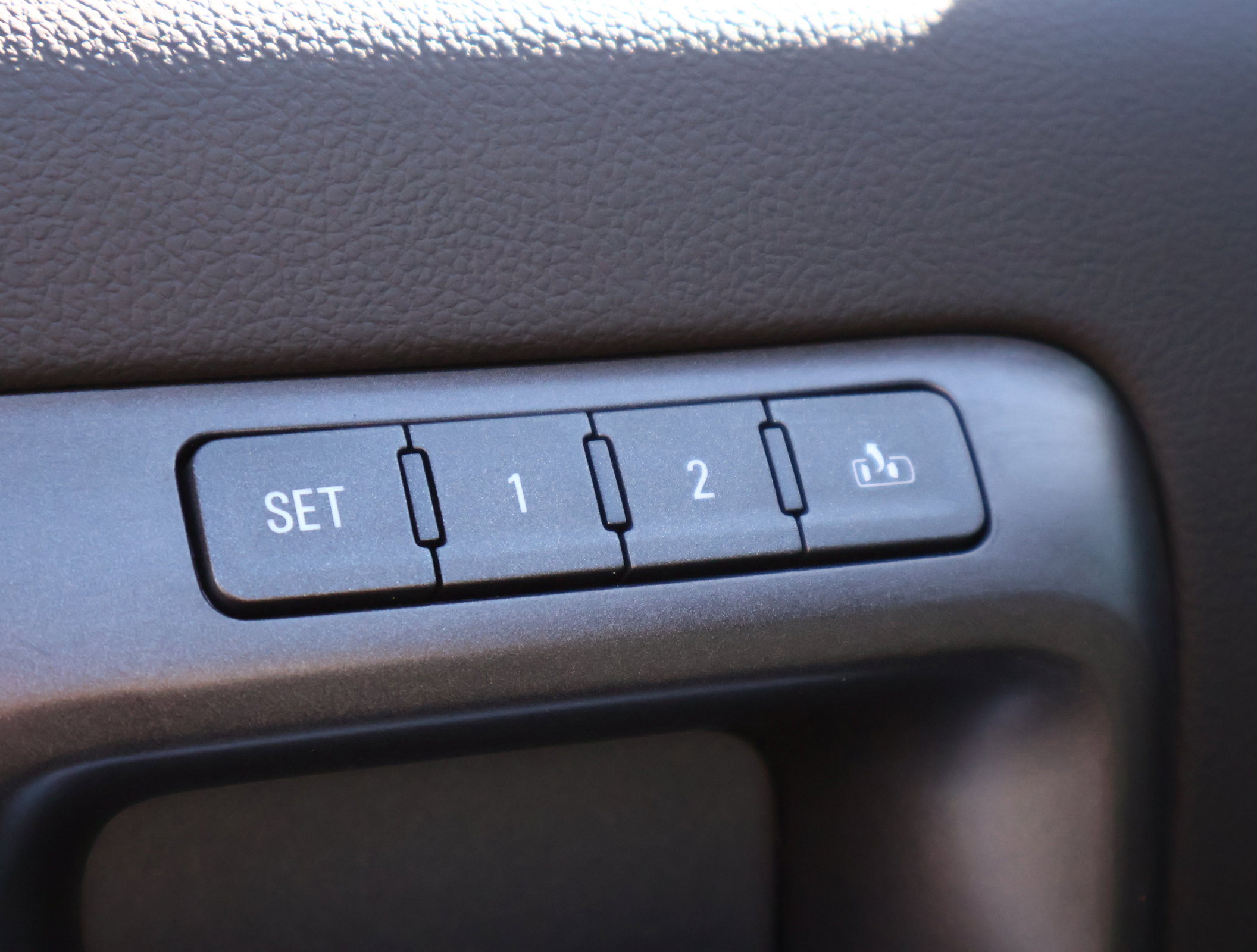 Used 2018 GMC Sierra 1500 SLT w/ SLT Premium Package image 8