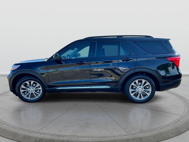 Used 2022 Ford Explorer XLT w/ Equipment Group 202A RWD image 9