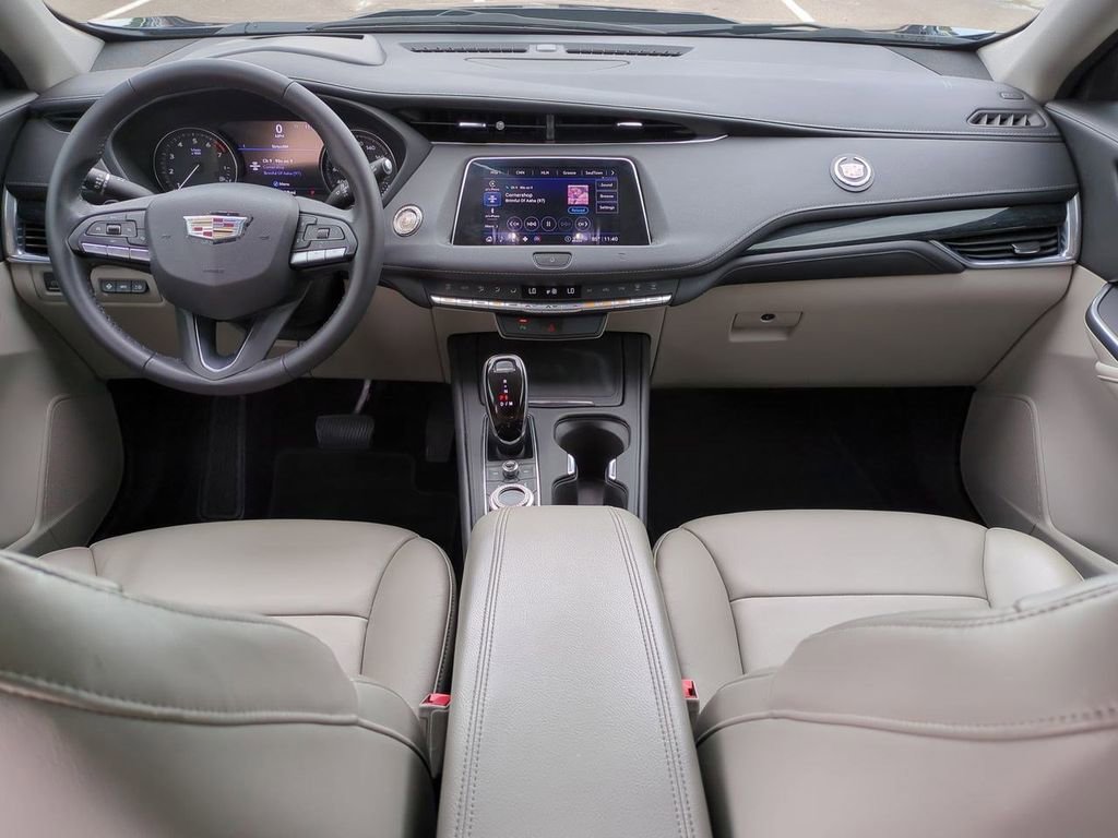 Used 2021 Cadillac XT4 Premium Luxury w/ Technology Package image 17