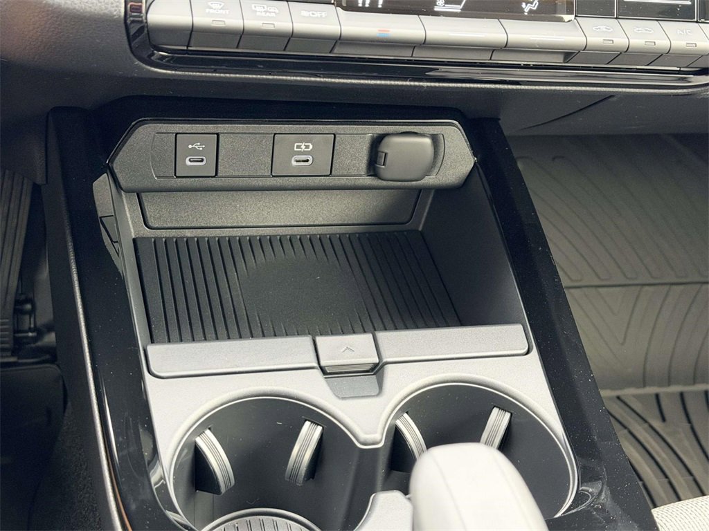 Used 2026 Toyota Prius LE image 6