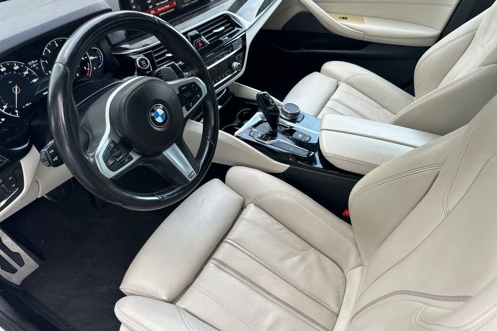 Used 2018 BMW 540i w/ M Sport Package image 9