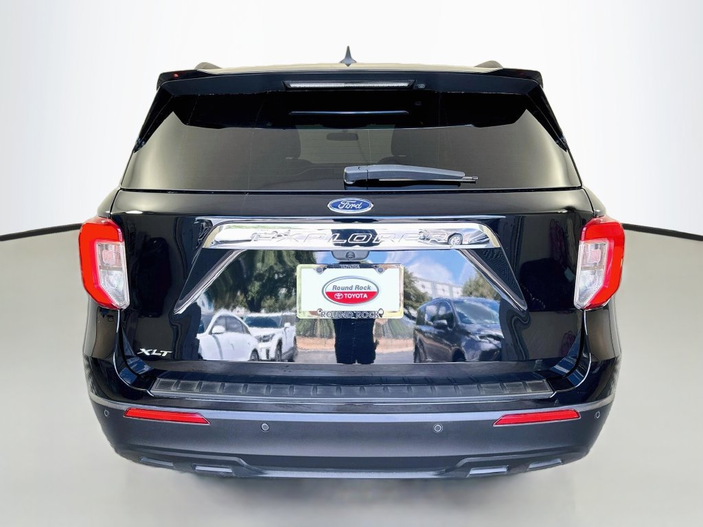 Used 2024 Ford Explorer XLT RWD image 6