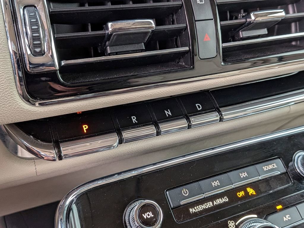 Used 2021 Lincoln Navigator Reserve RWD image 38