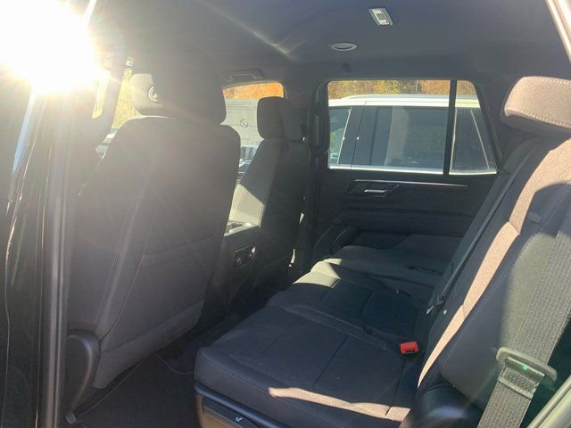 Used 2026 Chevrolet Tahoe LS AWD/4WD image 11