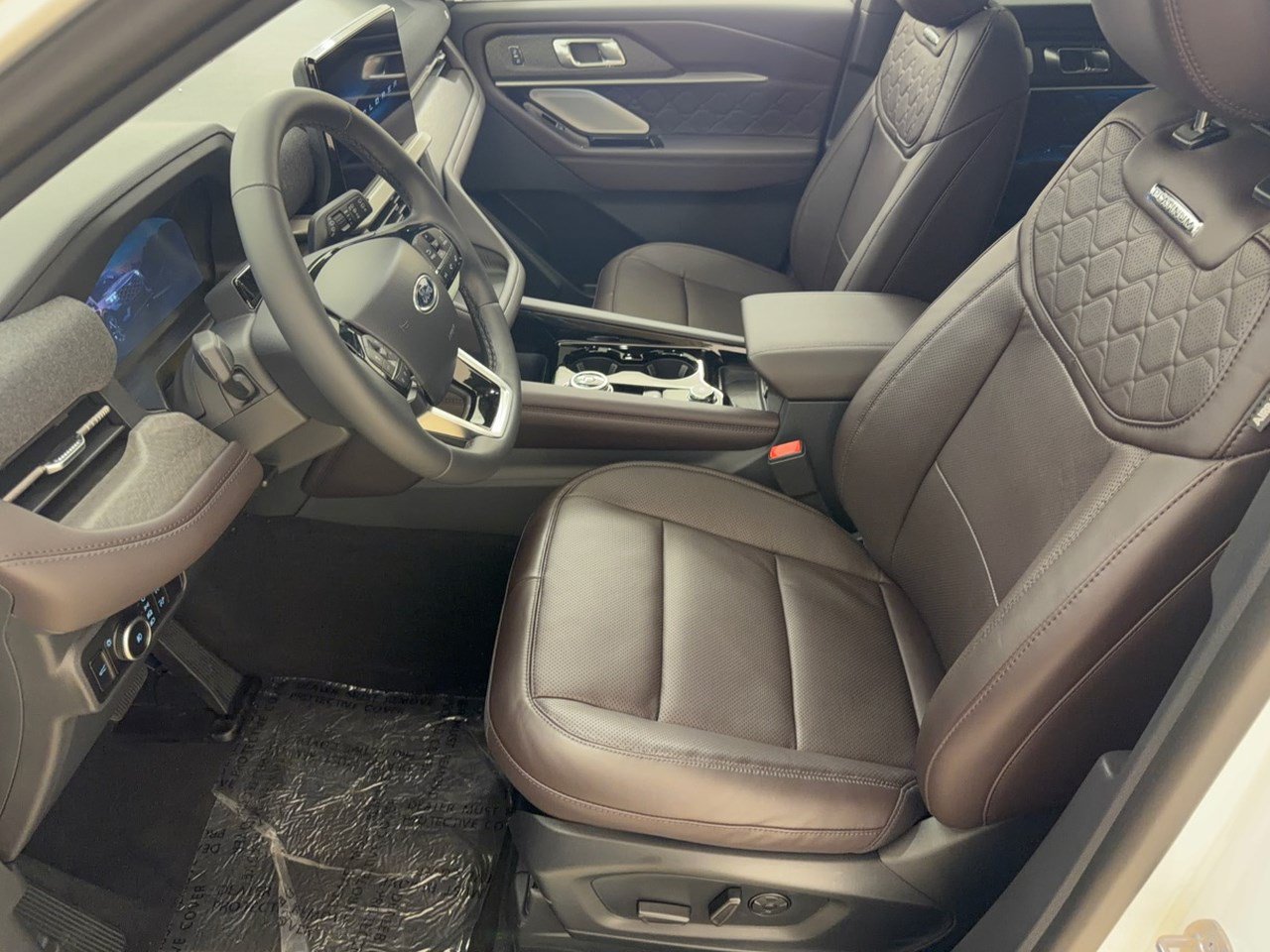 New 2026 Ford Explorer Platinum w/ LUX Leather Package AWD/4WD image 5