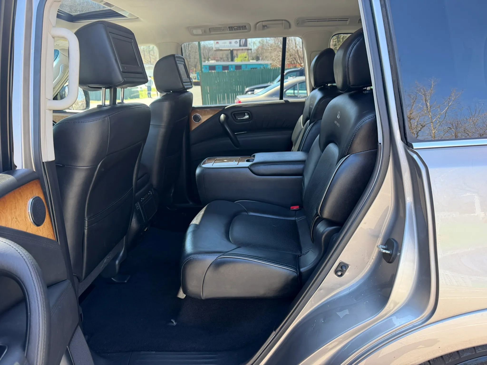 Used 2012 INFINITI QX56 4WD w/ Theater Pkg image 24