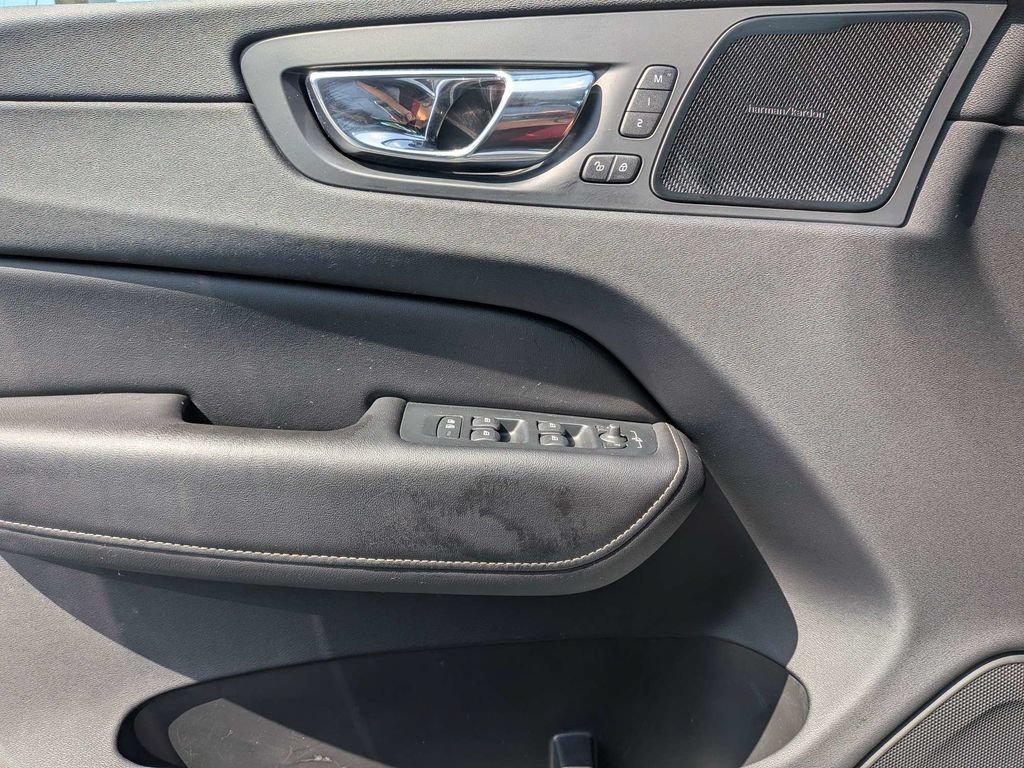 Used 2019 Volvo XC60 T8 R-Design w/ Protection Package Premier AWD/4WD image 32