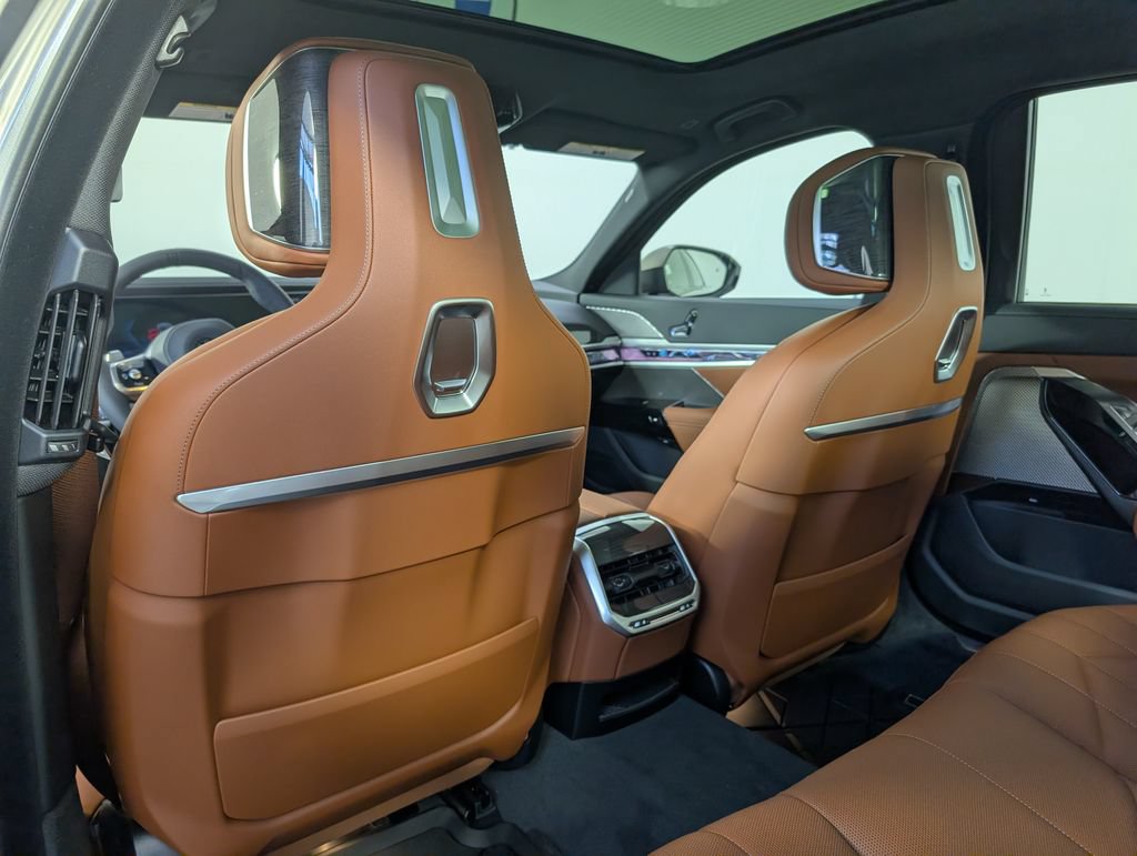 New 2026 BMW 740i xDrive AWD/4WD image 14