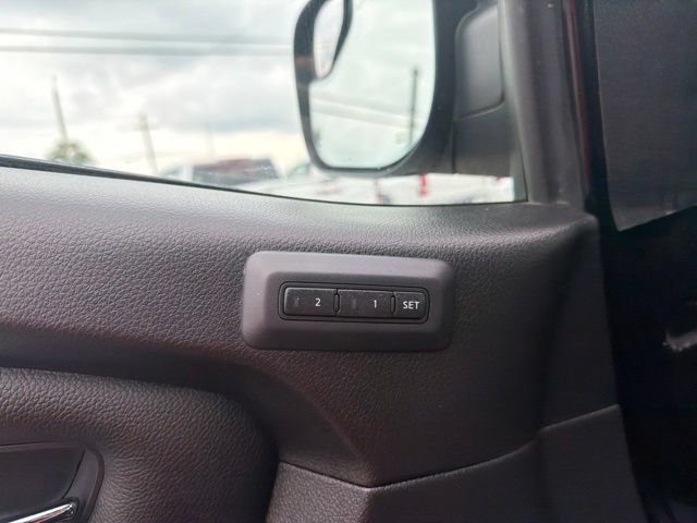 Used 2023 Nissan Titan PRO-4X w/ Pro-4x Convenience Package AWD/4WD image 15