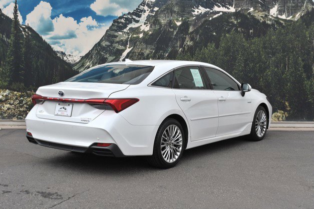 Certified 2021 Toyota Avalon Limited w/ Advanced Safety Package FWD image 3