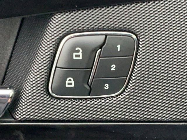 Used 2022 Lincoln Nautilus Reserve image 13