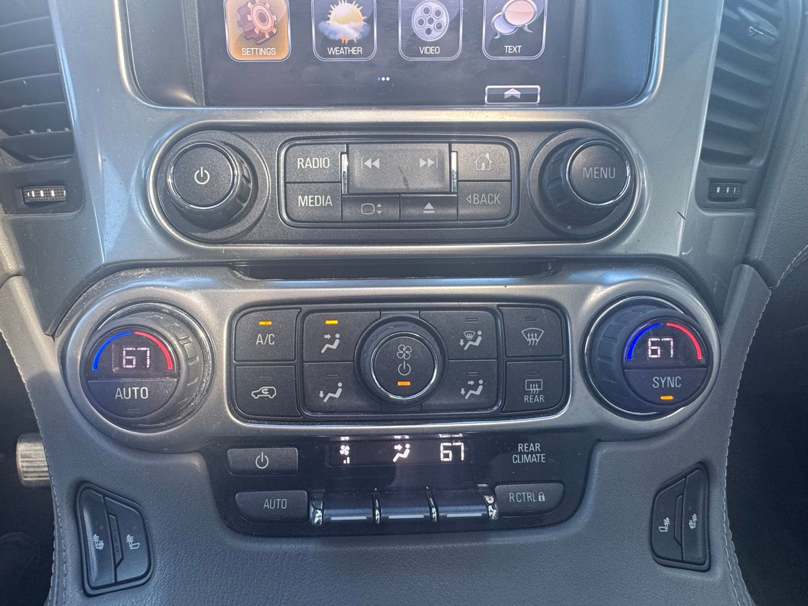 Used 2018 Chevrolet Suburban LT image 22