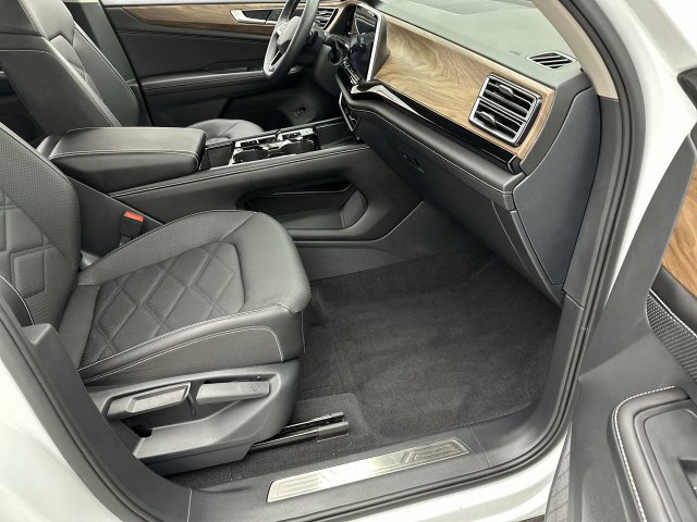 Certified 2024 Volkswagen Atlas SE AWD/4WD image 26