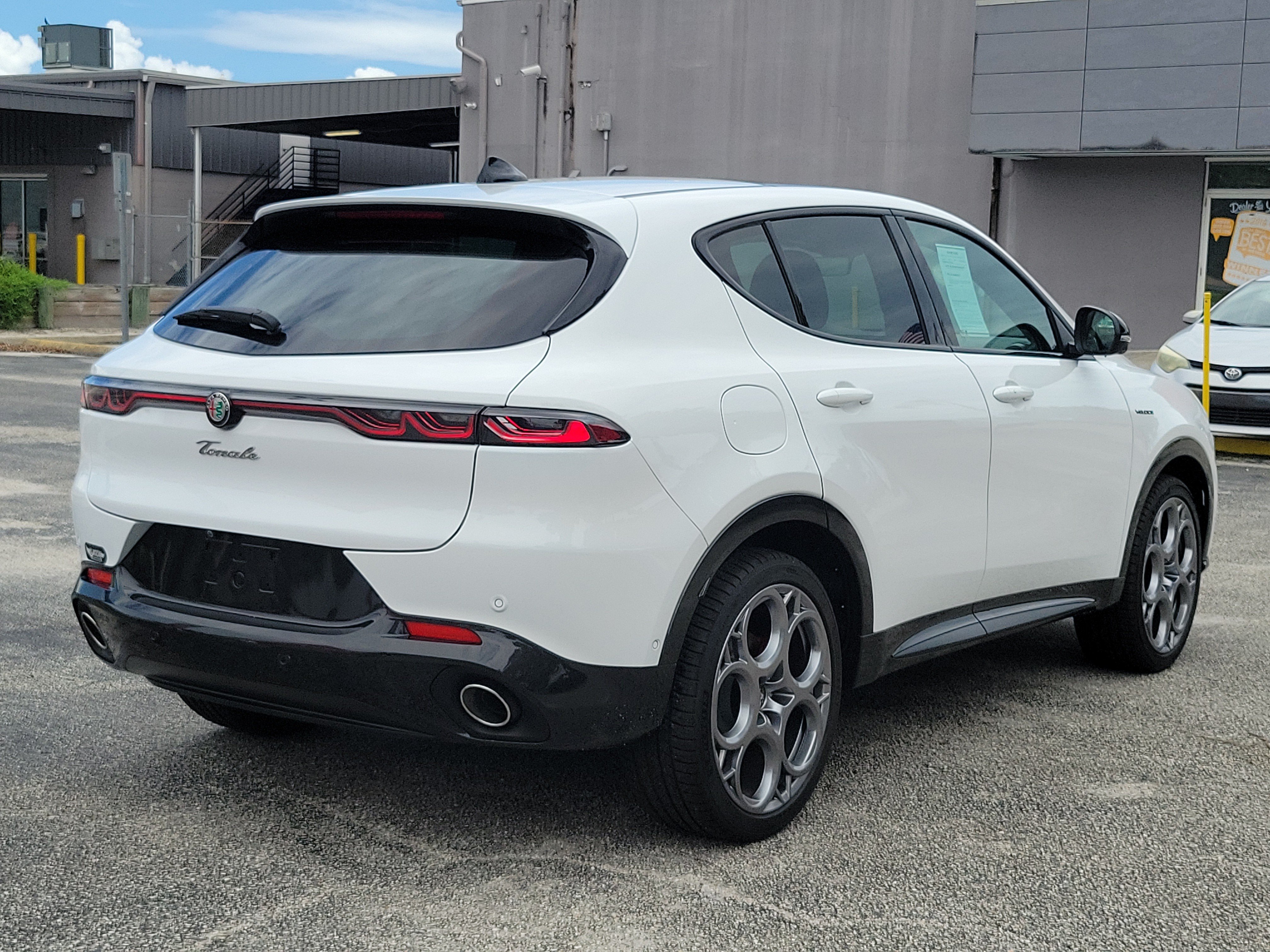 Used 2024 Alfa Romeo Tonale Ti AWD/4WD image 4