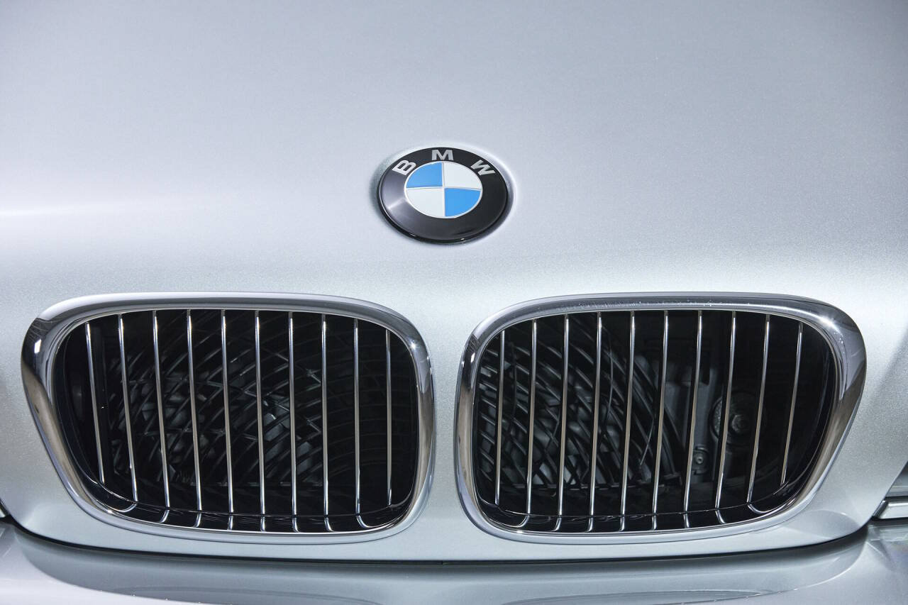 Used 2003 BMW M5 RWD image 38