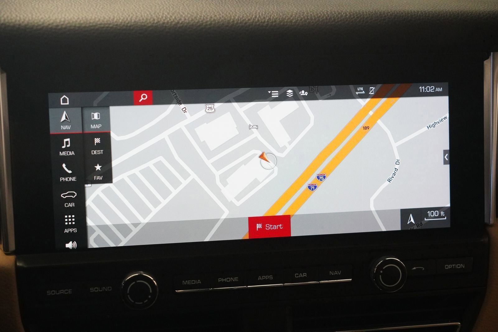 Used 2021 Porsche Macan image 23