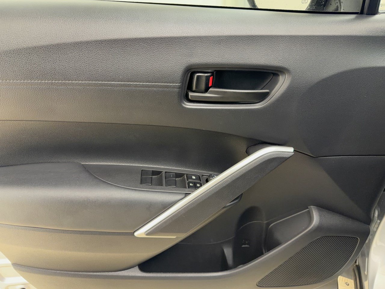 Used 2024 Toyota Corolla Cross LE FWD image 14