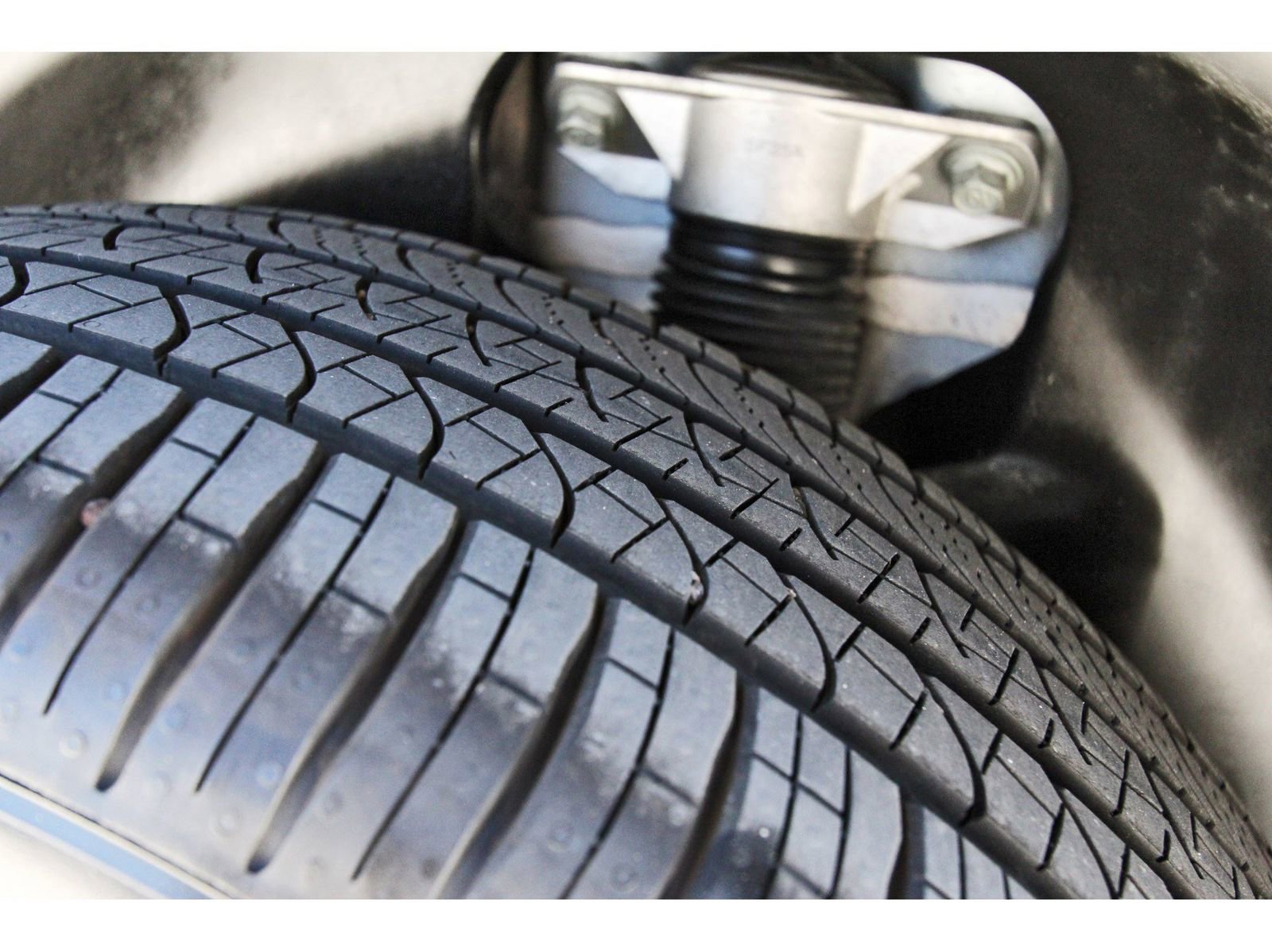 Used 2025 Kia Telluride EX w/ EX Captain's Chair Package image 32