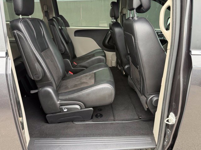 Used 2020 Dodge Grand Caravan SXT FWD image 13