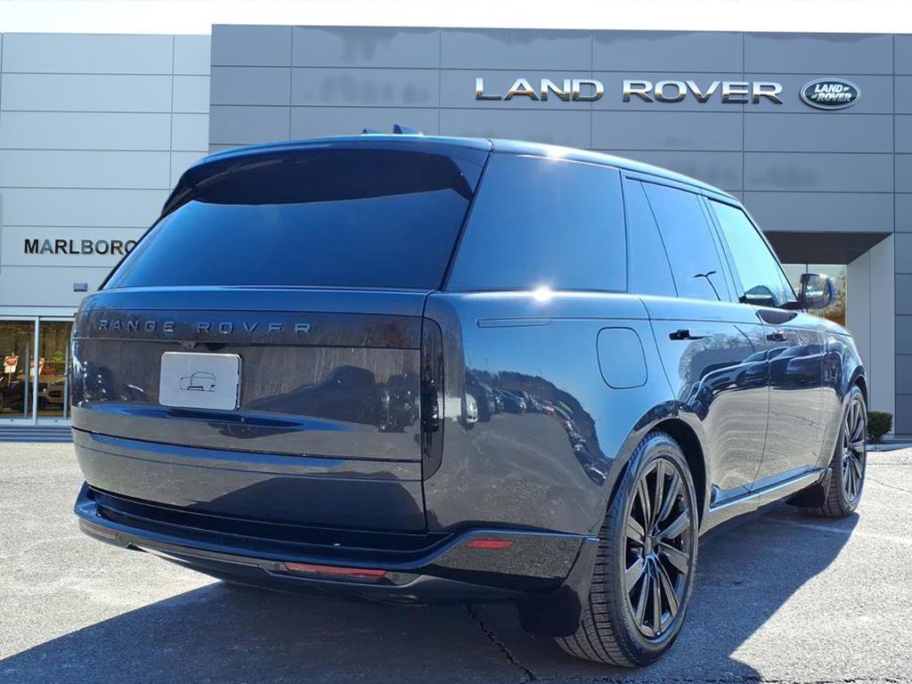 New 2026 Land Rover Range Rover SE image 2