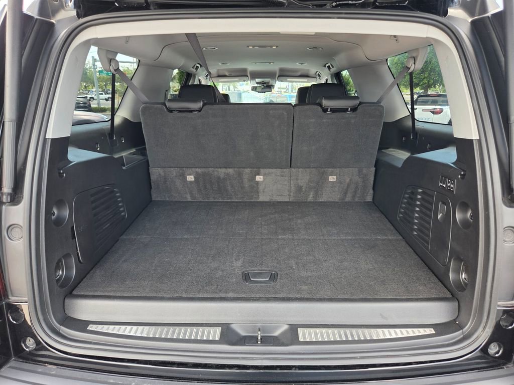 Certified 2020 Chevrolet Suburban Premier RWD image 16