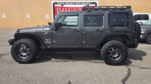 Used 2016 Jeep Wrangler Unlimited Sahara w/ Connectivity Group image 1