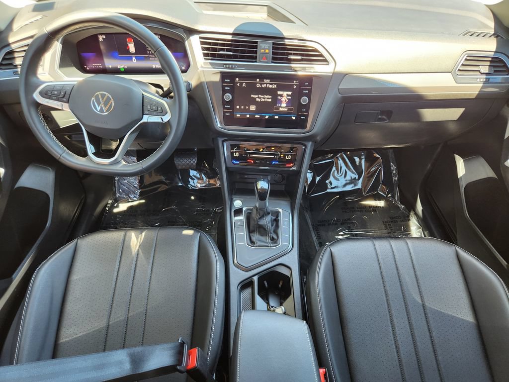 Used 2023 Volkswagen Tiguan SE FWD image 15