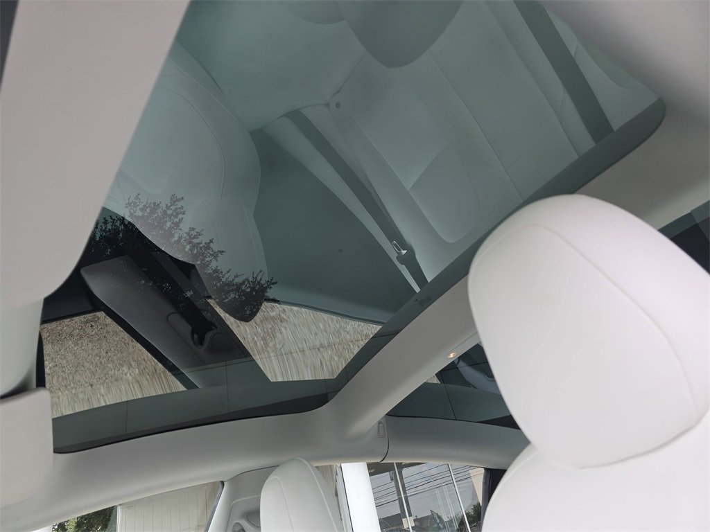 Used 2023 Tesla Model 3 Standard Range image 29