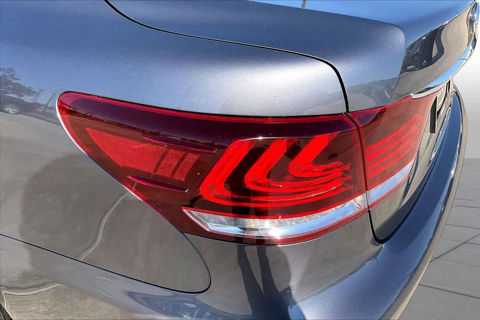 Used 2015 Lexus LS 460 AWD w/ Comfort Package image 28