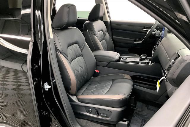 New 2026 Nissan Pathfinder Platinum image 38