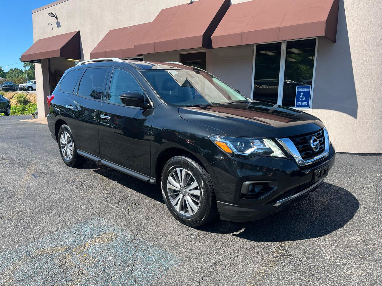 Used 2019 Nissan Pathfinder SL AWD/4WD image 3