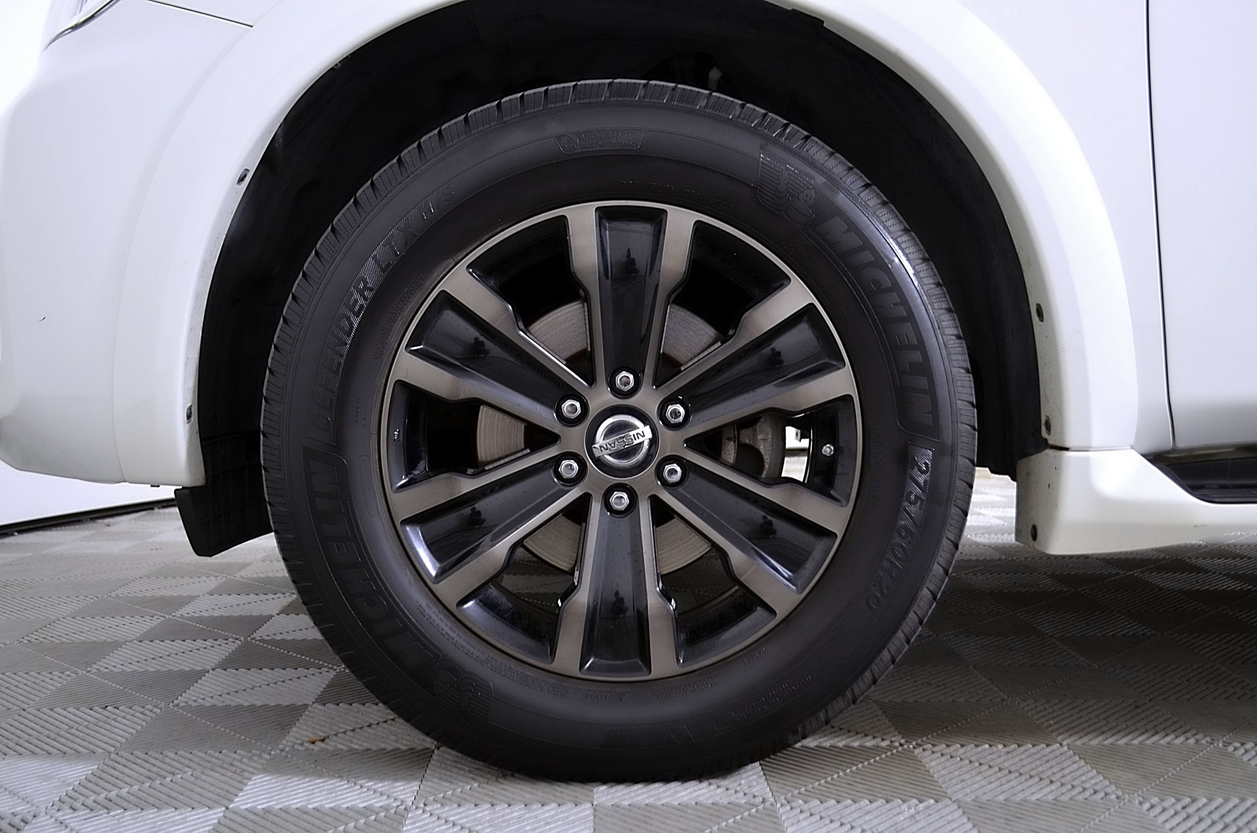 Used 2020 Nissan Armada Platinum w/ Captain's Chairs Package AWD/4WD image 12