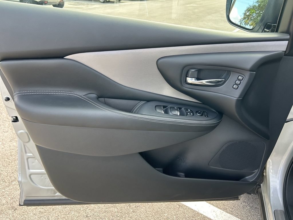 Certified 2024 Nissan Murano SL FWD image 19
