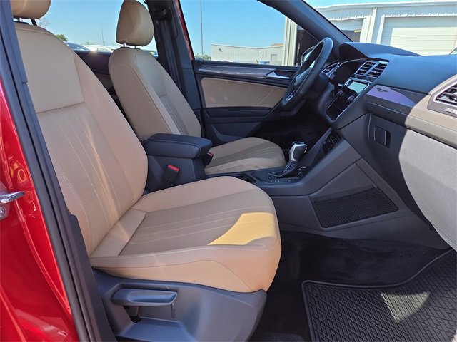 Used 2024 Volkswagen Tiguan SE R-Line w/ MDO Package, Three-Row image 16
