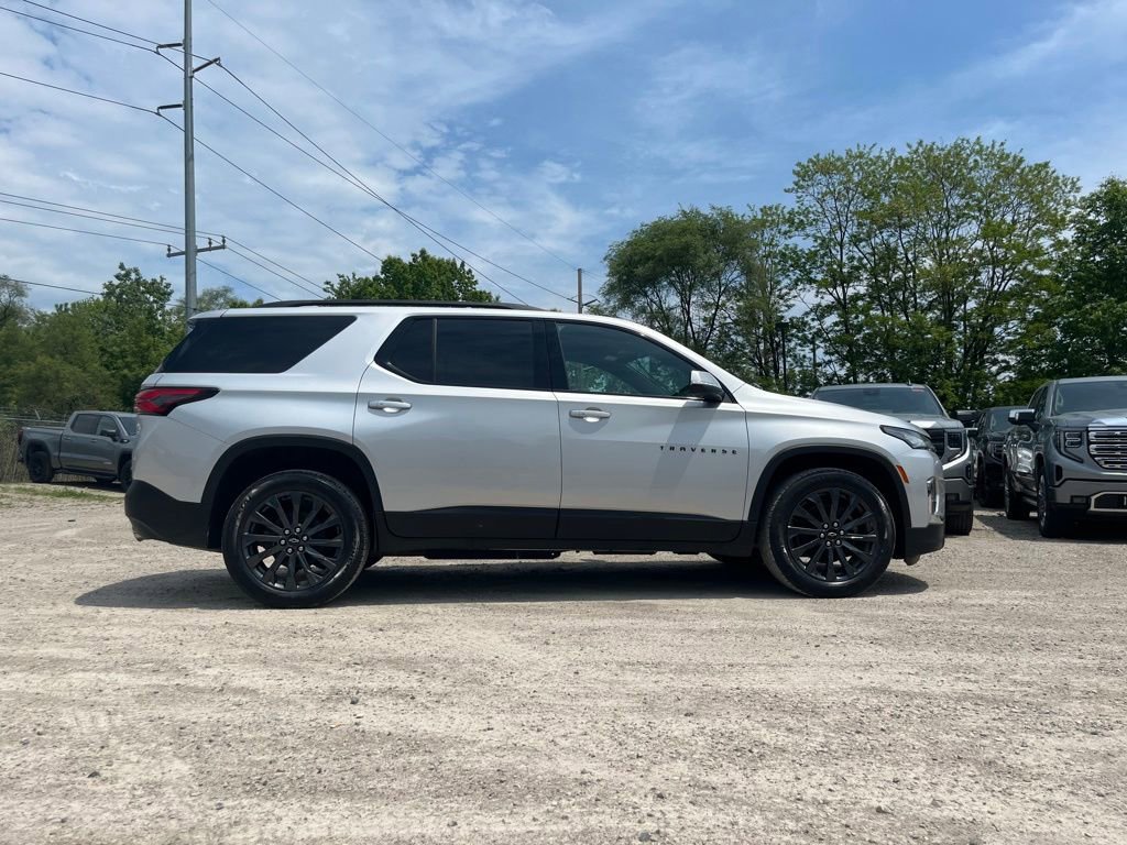 Used 2022 Chevrolet Traverse RS w/ LPO, Floor Liner Package AWD/4WD image 6