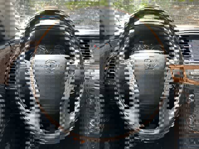 Used 2017 INFINITI QX80 4WD w/ Driver Assistance Package image 8