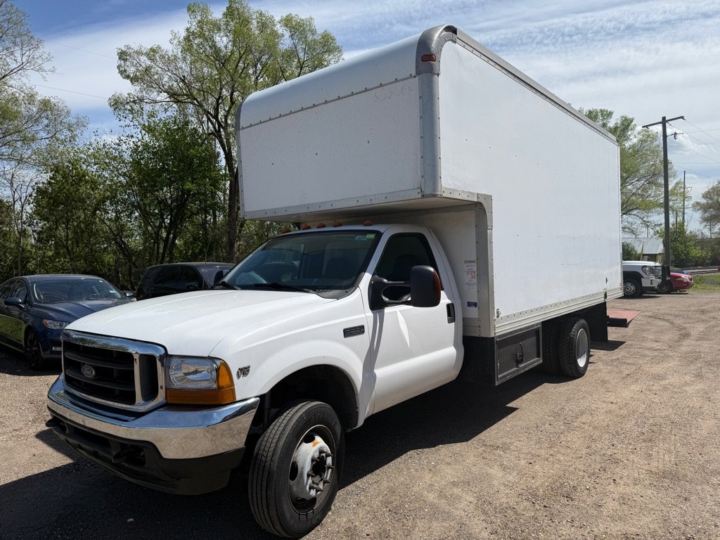 Used 2004 Ford F550 2WD Regular Cab Super Duty image 1