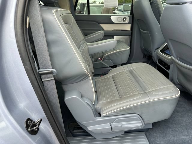 Used 2023 Lincoln Navigator L Black Label AWD/4WD image 10