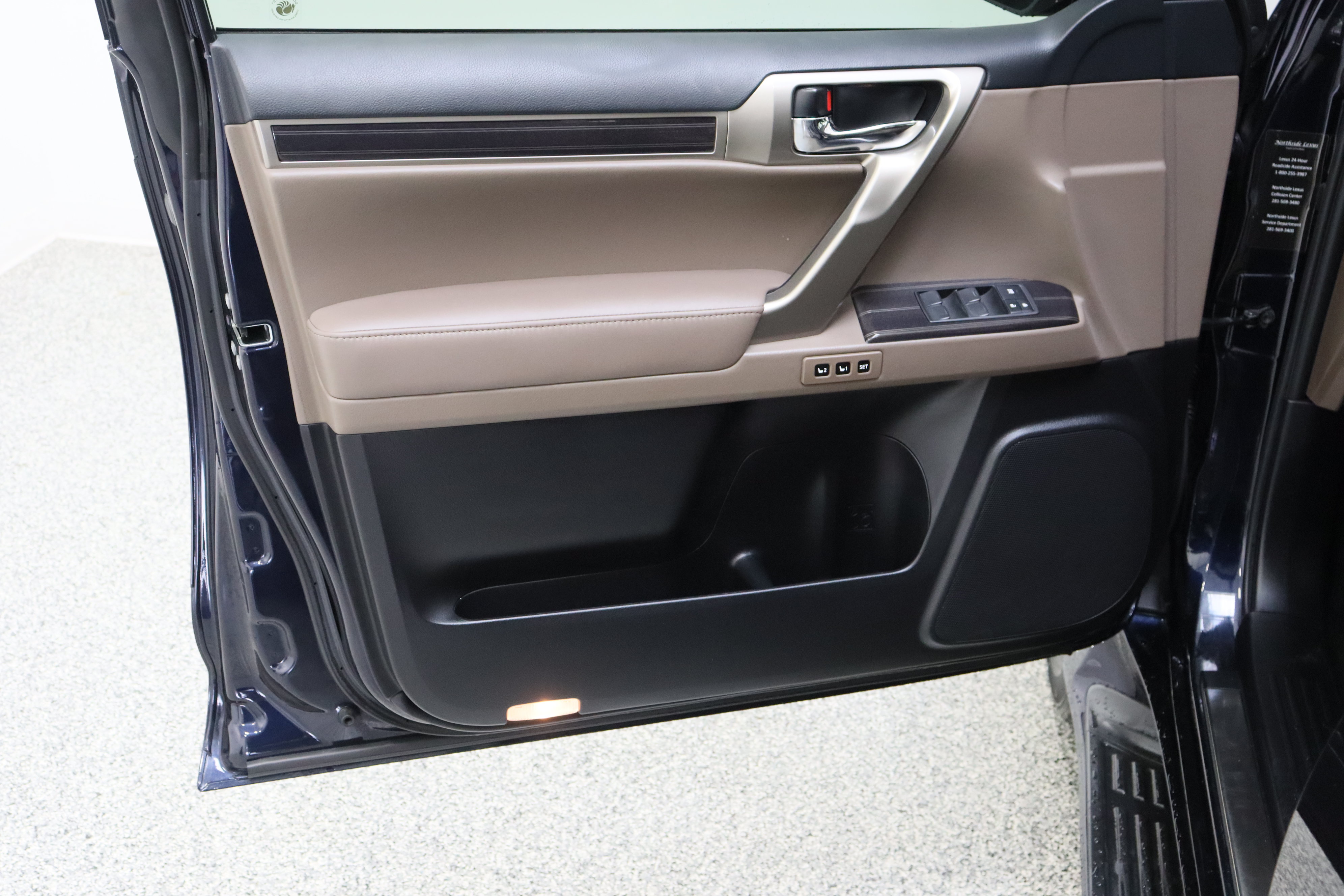 Used 2020 Lexus GX 460 Luxury w/ Accessory Package AWD/4WD image 12