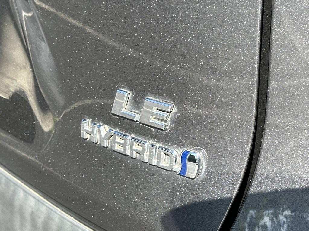 Used 2020 Toyota RAV4 LE w/ All Weather Liner Package AWD/4WD image 9